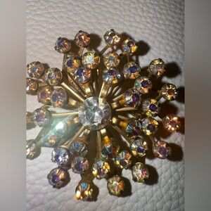 TRIAD Signed Designer, Gold tone Round brilliant-cut rhinestones, Crystal Brooch